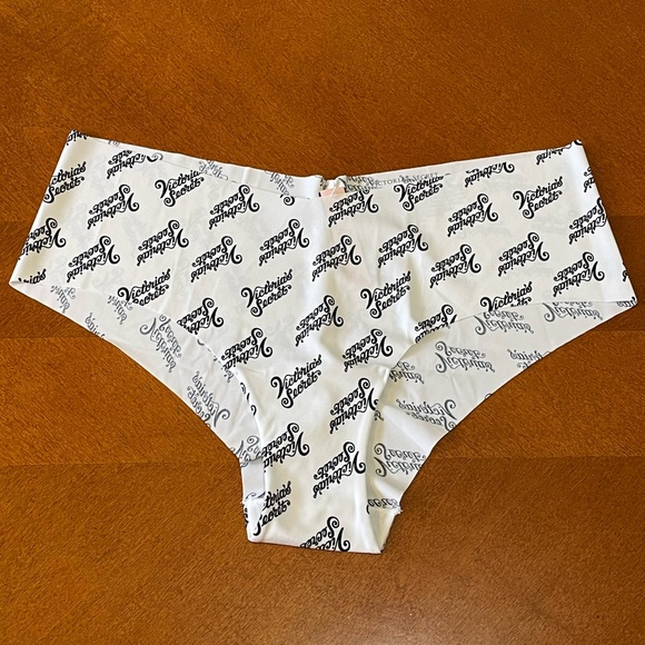 Victoria's Secret Other - Victoria’s Secret No Show Cheeky Panty Large NWT